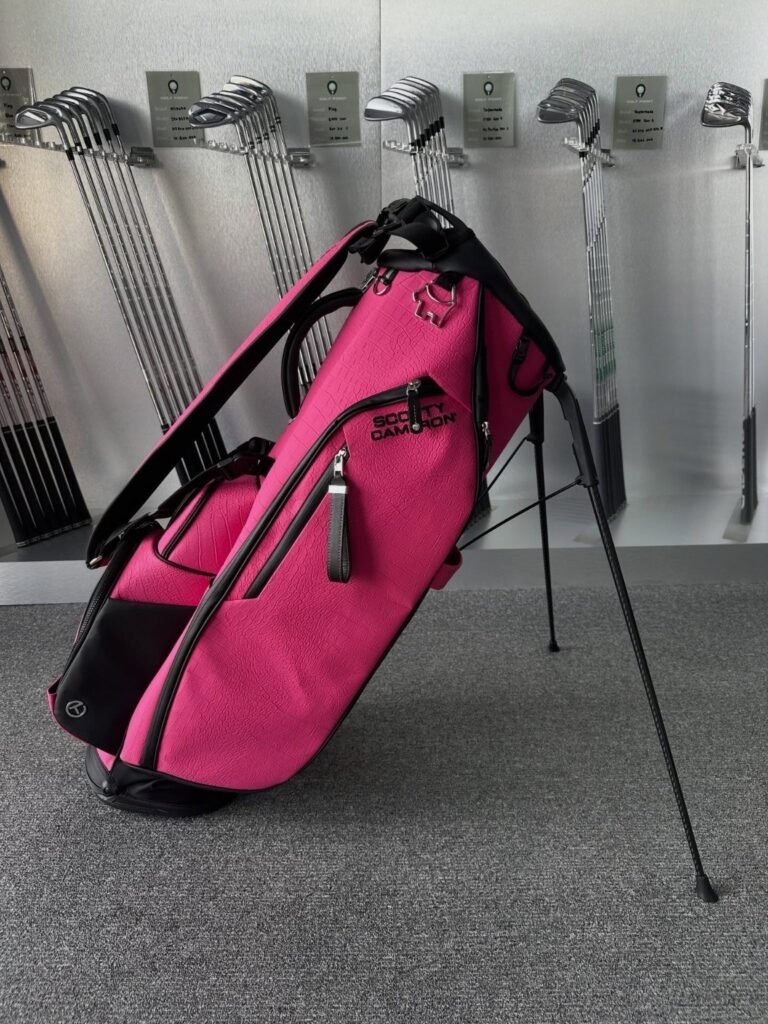 Scotty Cameron Exotic Electric Pink Player V Stand Bag Crocodile Pattern