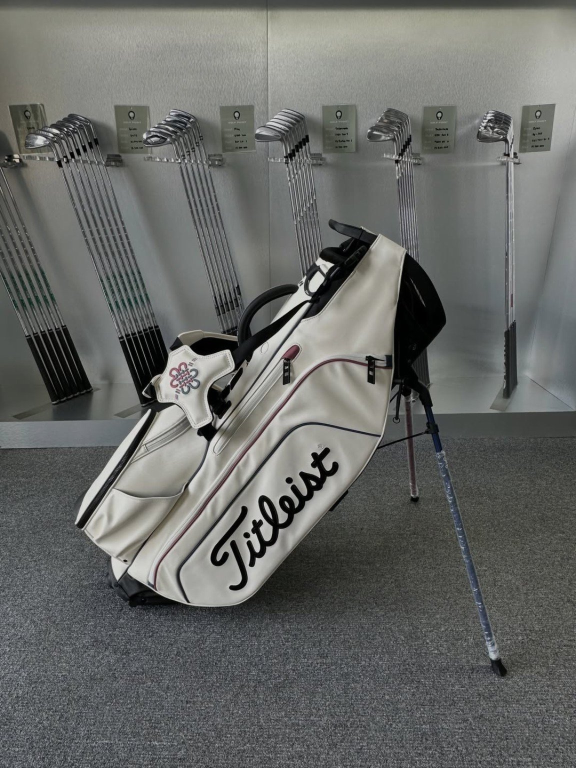 Titleist Korea Edition Hybrid 5 Stand Bag Limited Edition - Image 4