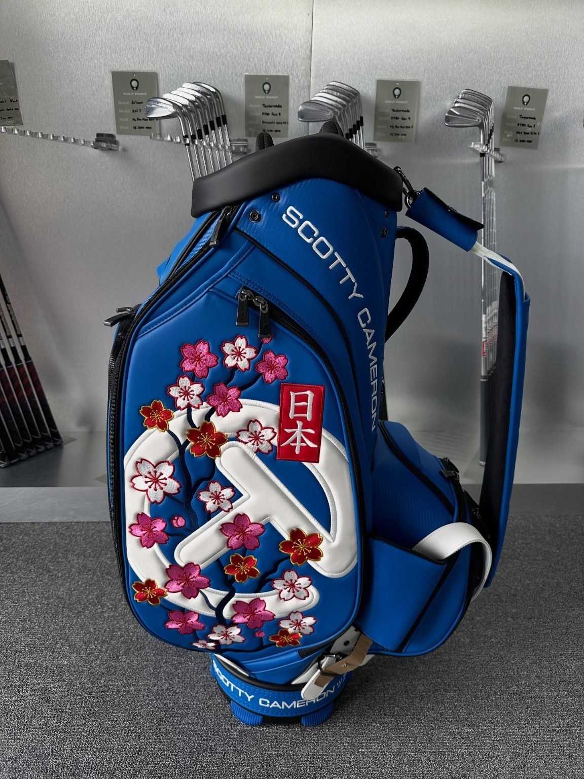 Scotty Cameron 2025 Festival Circle T Sakura Tour Bag - Image 2