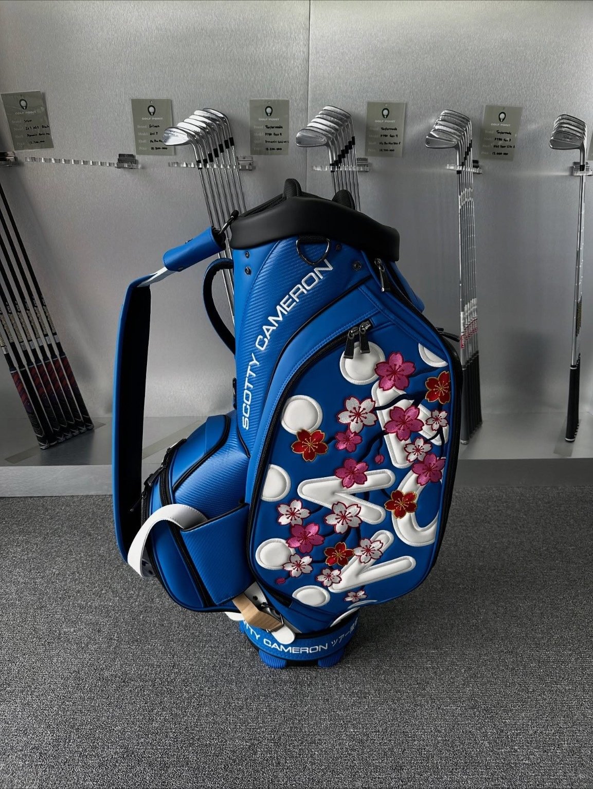 Scotty Cameron 2025 Festival Circle T Sakura Tour Bag - Image 3