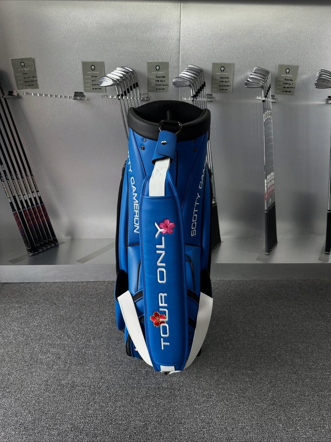 Scotty Cameron 2025 Festival Circle T Sakura Tour Bag - Image 4
