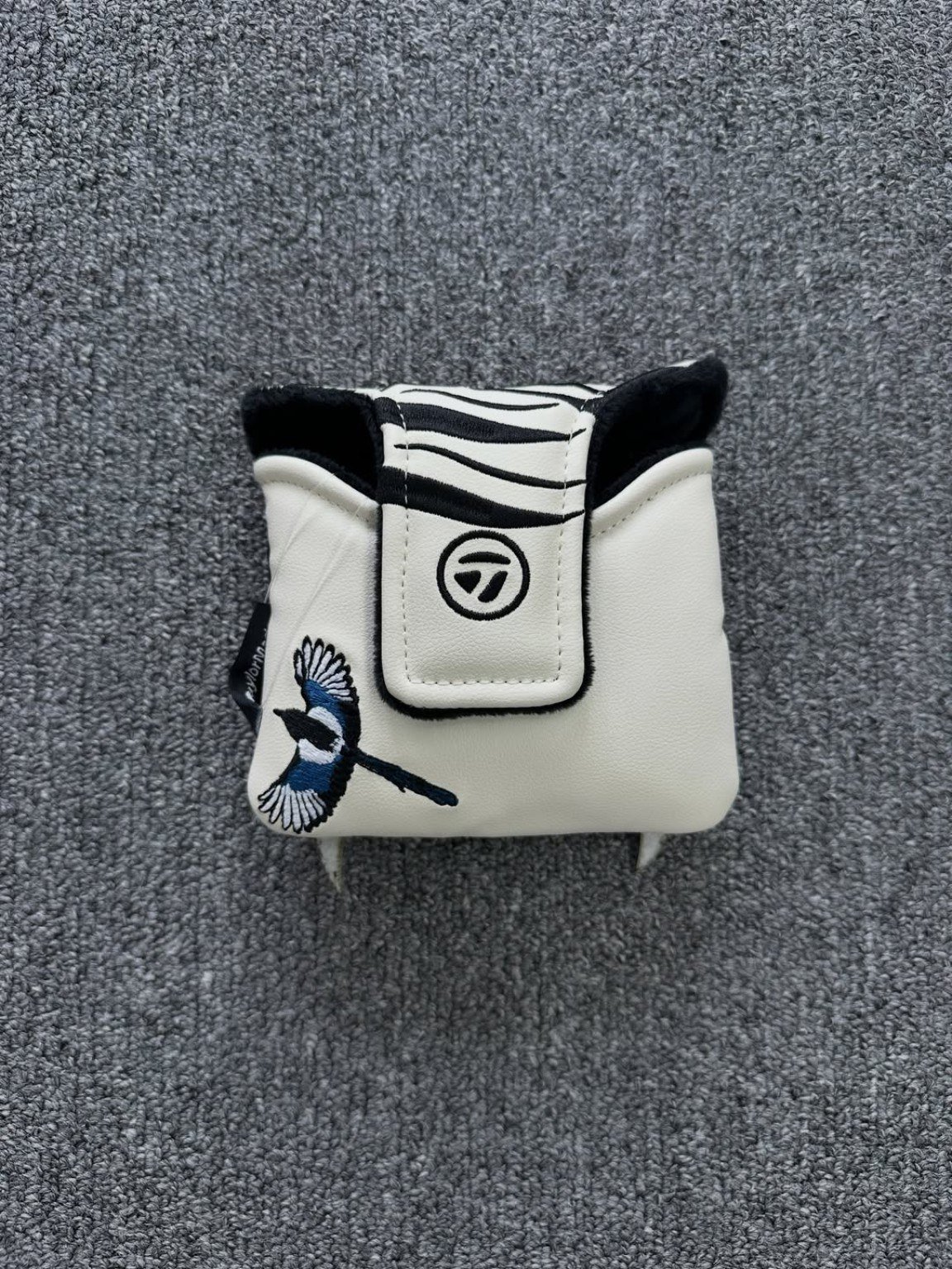 TaylorMade Korea Edition Mallet Putter Cover - Image 2